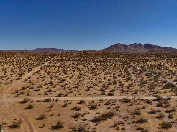 747 Langley Street , Apple Valley, CA 92307