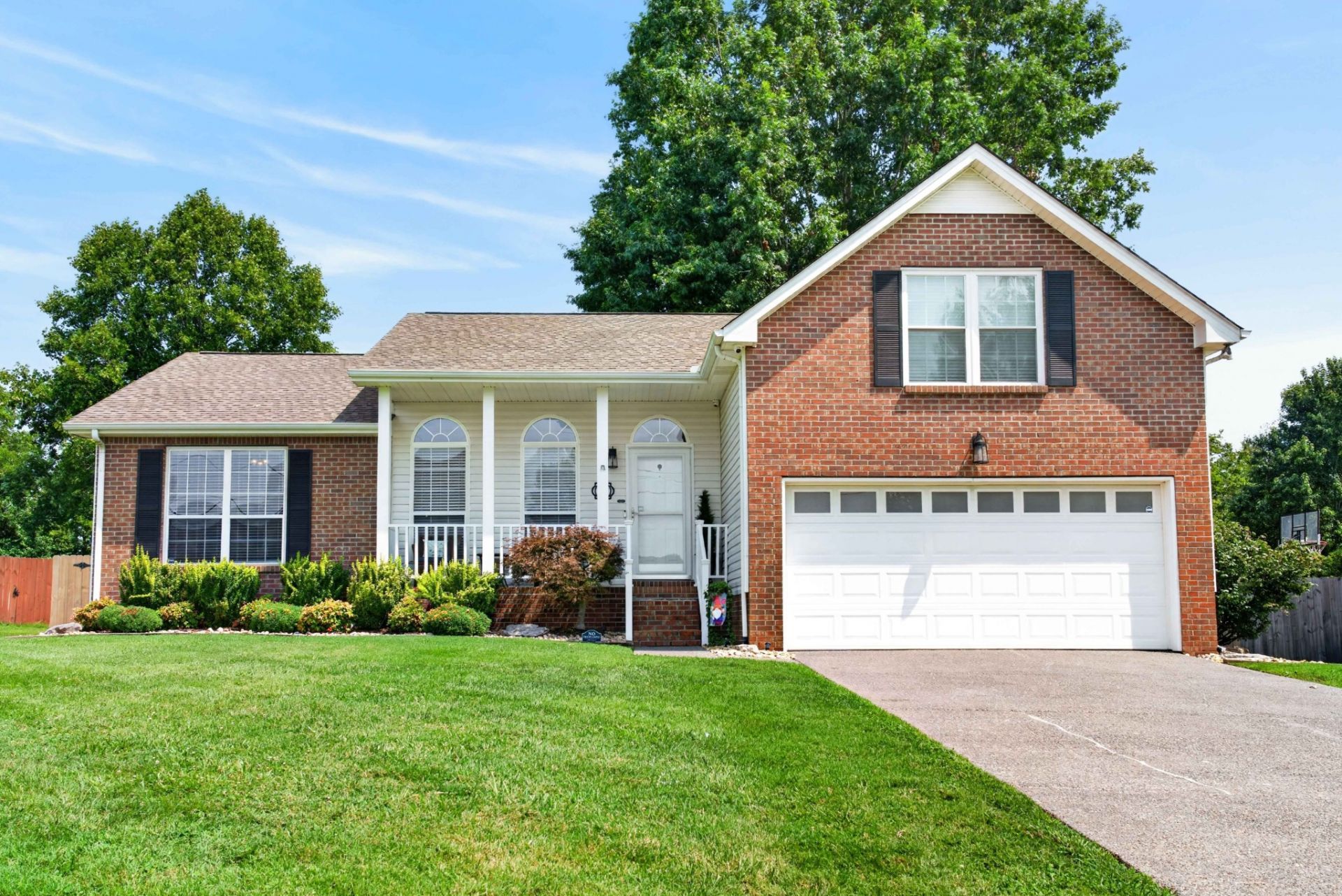 612 Bradford Dr, Gallatin, TN 37066 Main Photo