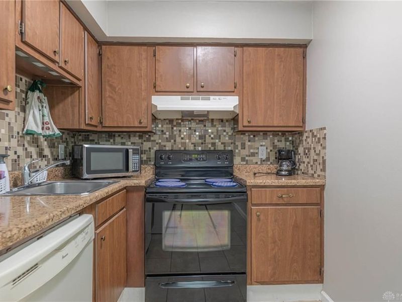 5625 Coach Drive, Unit B, Kettering, OH 45440 Photo 8