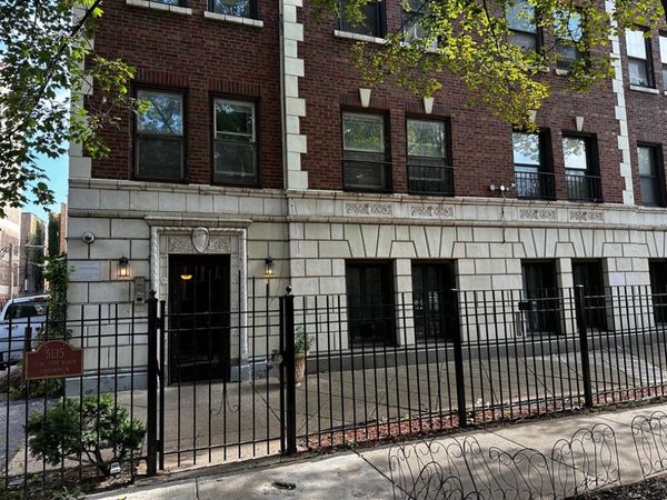 5135 S KENWOOD Avenue , Unit 402, Chicago, IL 60615