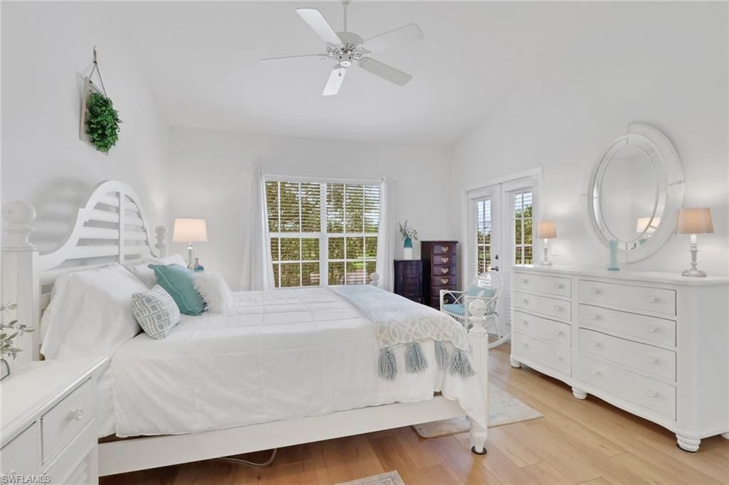 680 Wiggins Lake Dr, Unit 202, Naples, FL 34110 Photo