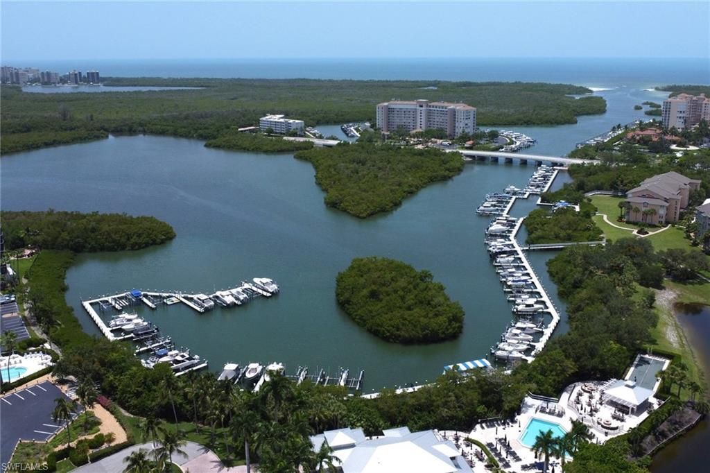 680 Wiggins Lake Dr, Unit 202, Naples, FL 34110 Photo