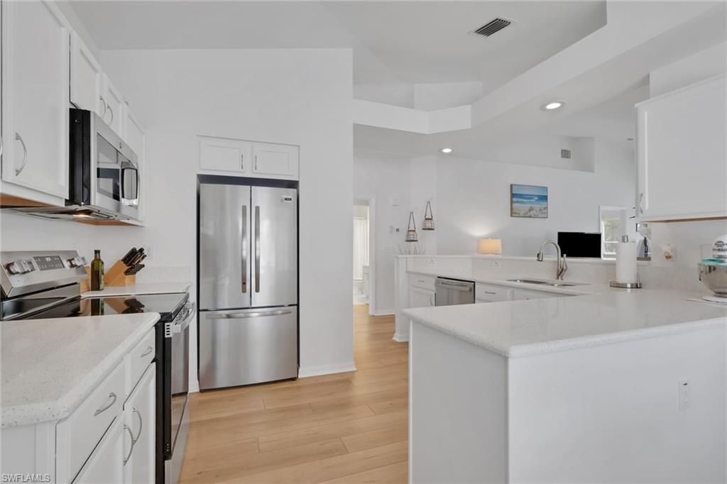 680 Wiggins Lake Dr, Unit 202, Naples, FL 34110 Photo