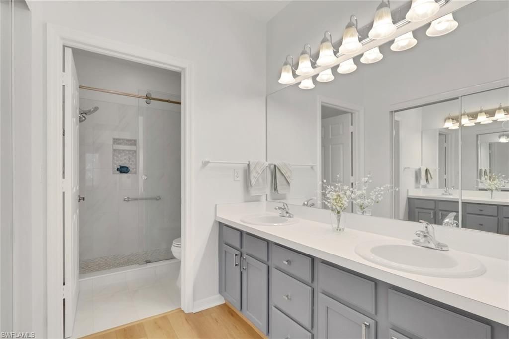 680 Wiggins Lake Dr, Unit 202, Naples, FL 34110 Photo