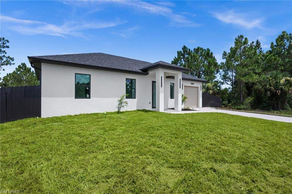 1039 Bassinger Ave S, Lehigh Acres, FL 33974 Photo