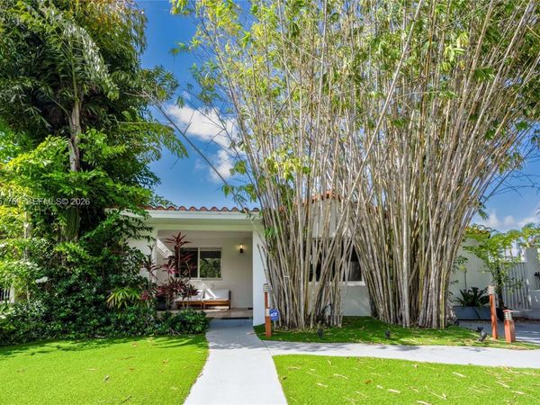 1360 SW 16th St , Miami, FL 33145