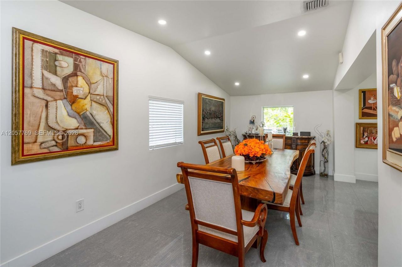 1360 SW 16th St , Miami, FL 33145 Photo
