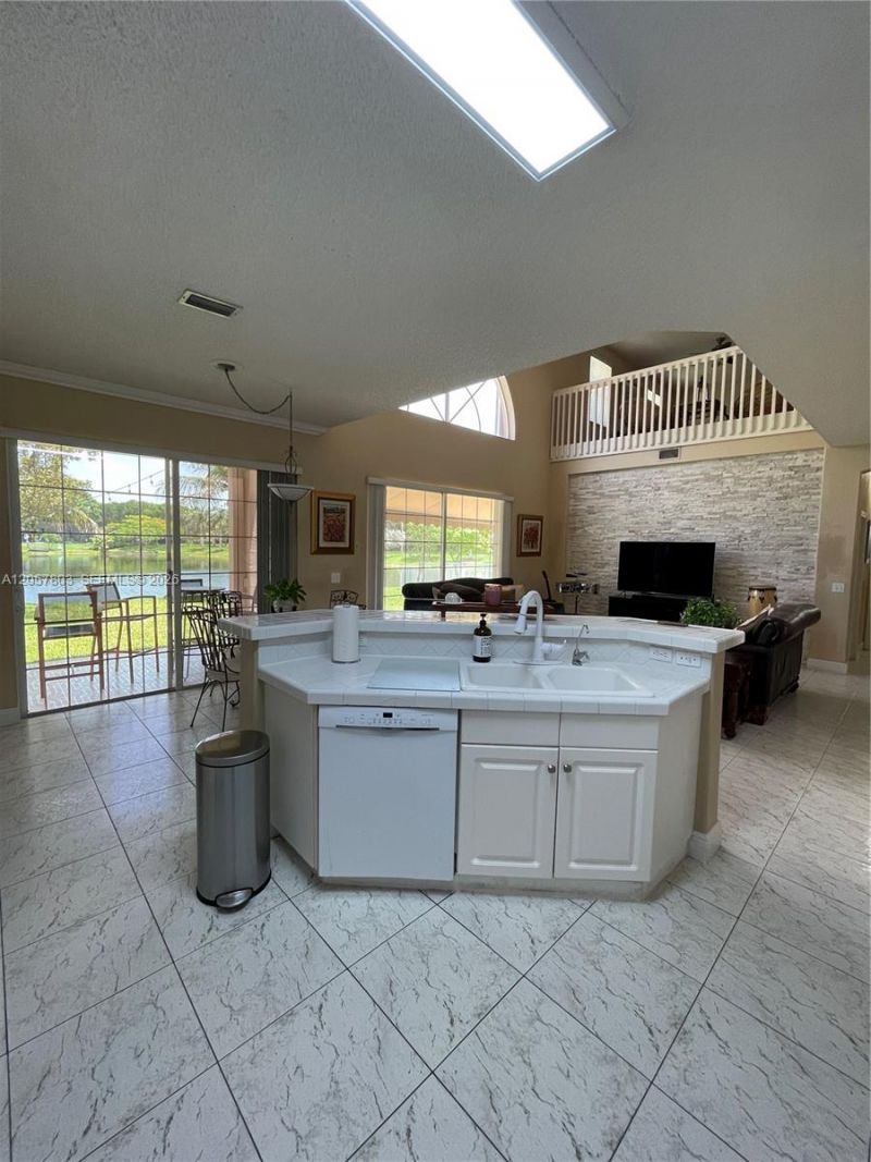 340 SW 167th Ave, Pembroke Pines, FL 33027 Photo