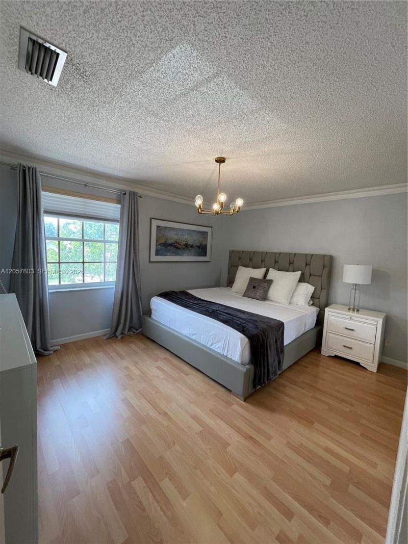 340 SW 167th Ave, Pembroke Pines, FL 33027 Photo