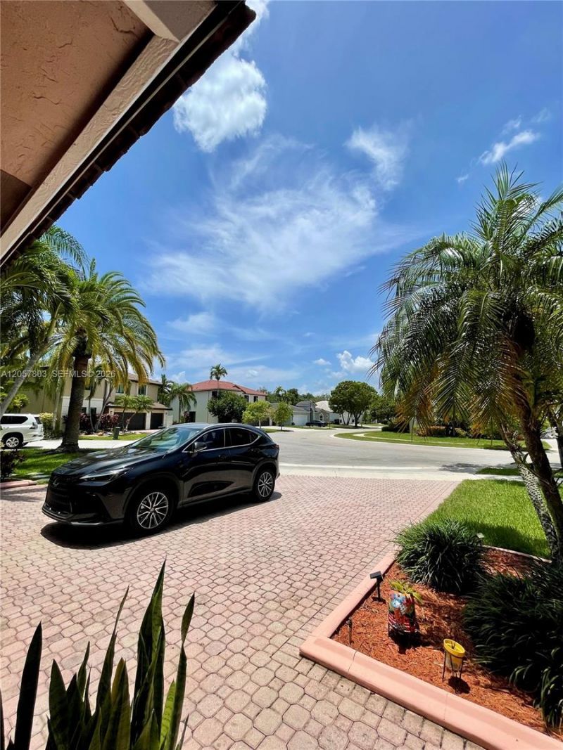 340 SW 167th Ave, Pembroke Pines, FL 33027 Photo