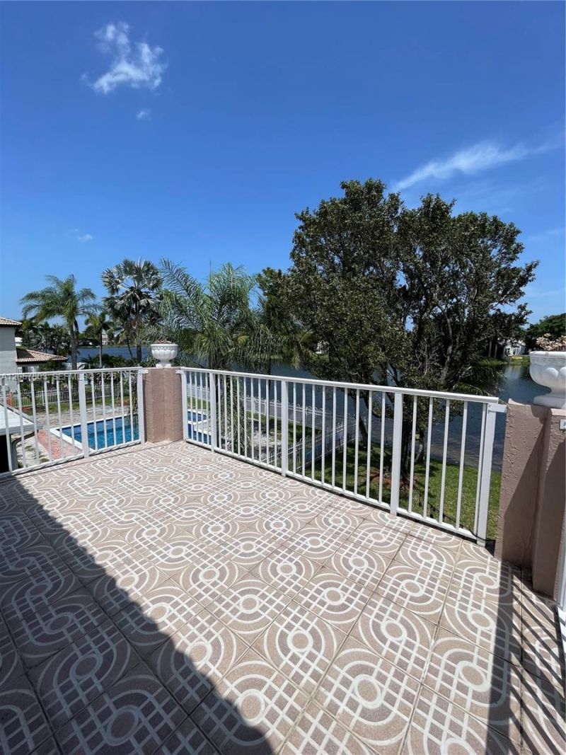 340 SW 167th Ave, Pembroke Pines, FL 33027 Photo