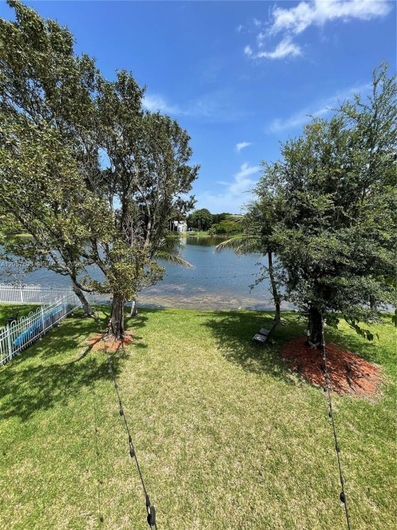 340 SW 167th Ave, Pembroke Pines, FL 33027 Photo