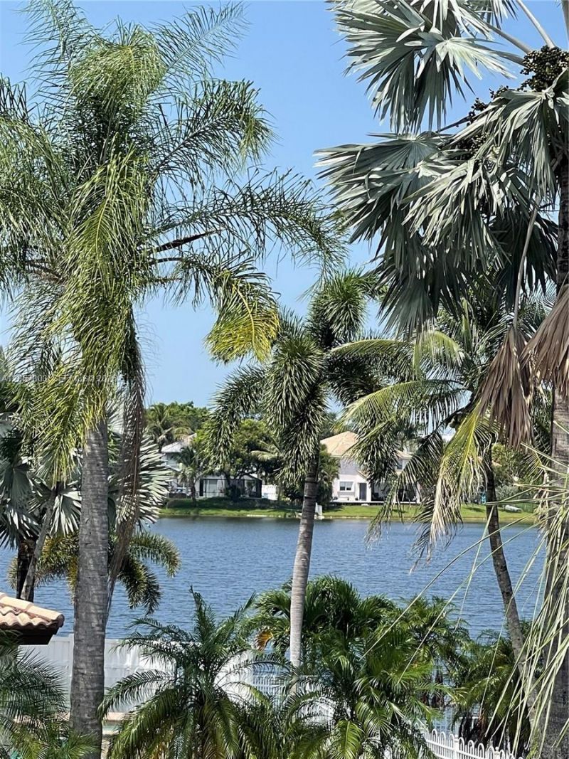 340 SW 167th Ave, Pembroke Pines, FL 33027 Photo