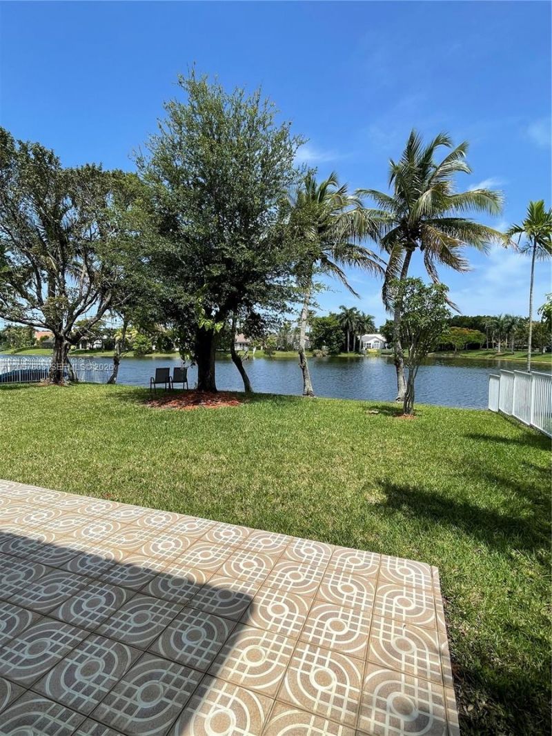 340 SW 167th Ave, Pembroke Pines, FL 33027 Photo