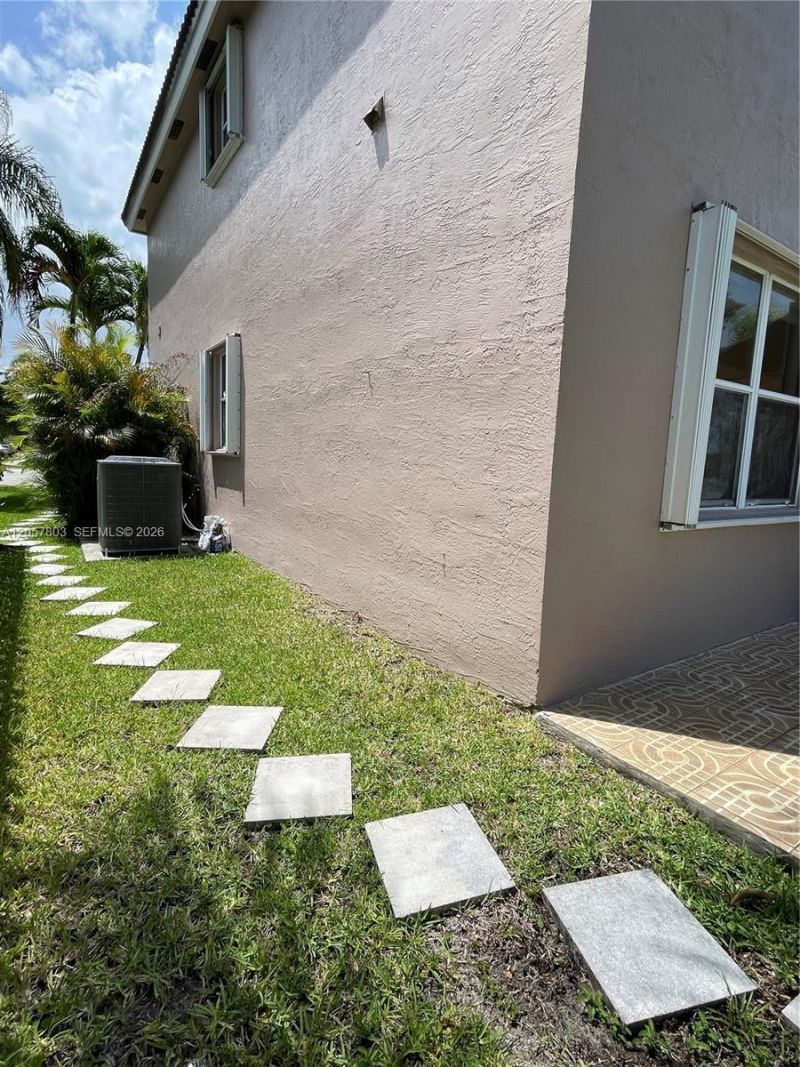 340 SW 167th Ave, Pembroke Pines, FL 33027 Photo