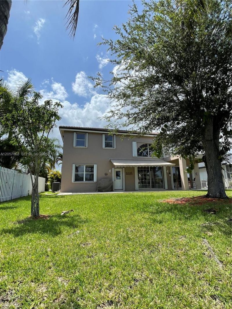 340 SW 167th Ave, Pembroke Pines, FL 33027 Photo