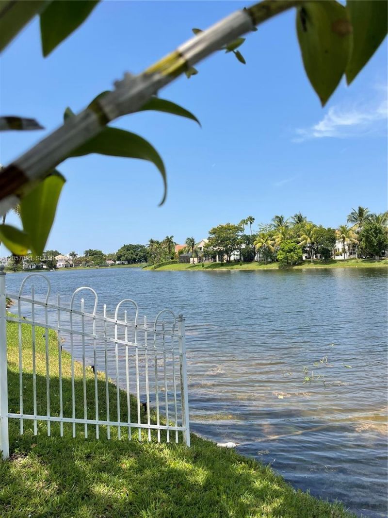 340 SW 167th Ave, Pembroke Pines, FL 33027 Photo