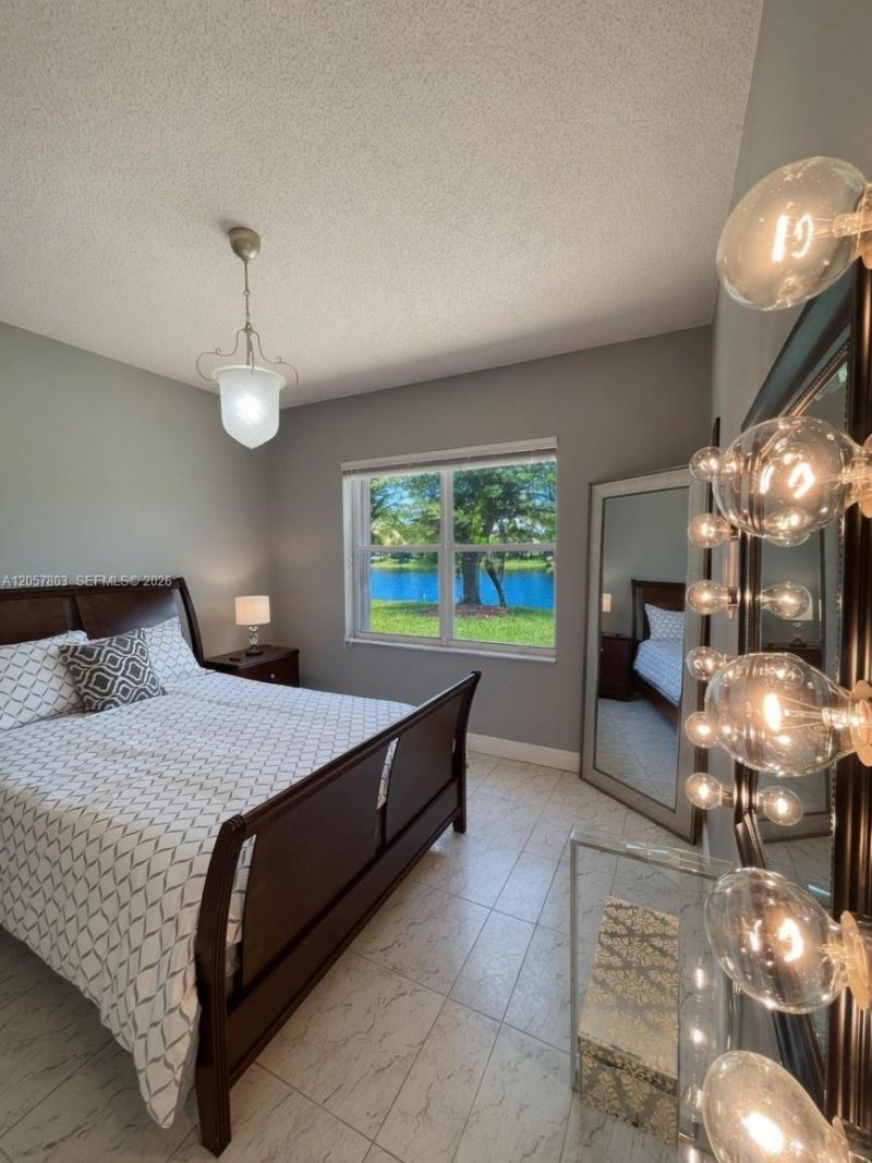 340 SW 167th Ave, Pembroke Pines, FL 33027 Photo