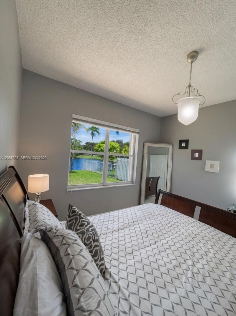 340 SW 167th Ave, Pembroke Pines, FL 33027 Photo