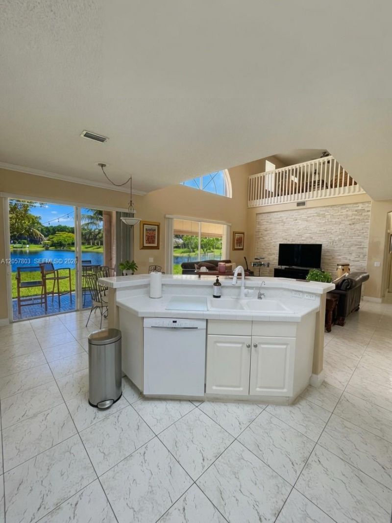 340 SW 167th Ave, Pembroke Pines, FL 33027 Photo