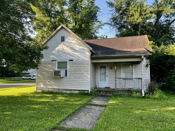 1002 Emmons Street, Mexico, MO 65265
