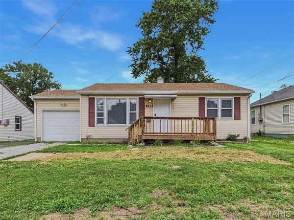 728 N Prairie Street , Bethalto, IL 62010