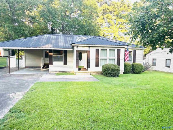 1925 Noccalula Road, Gadsden, AL 35904