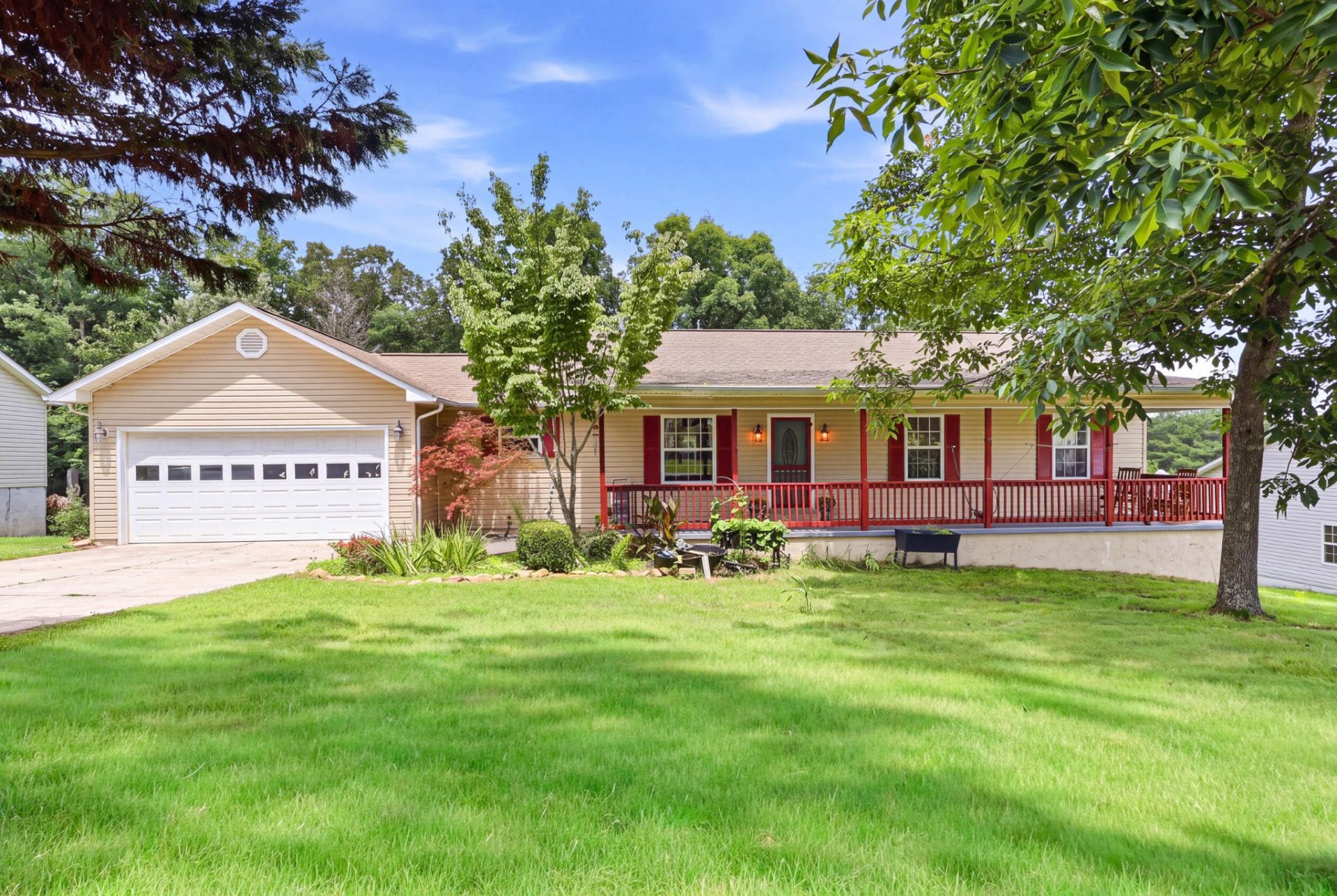 160 Pine Ridge Drive , Dayton, TN 37321 Main Photo