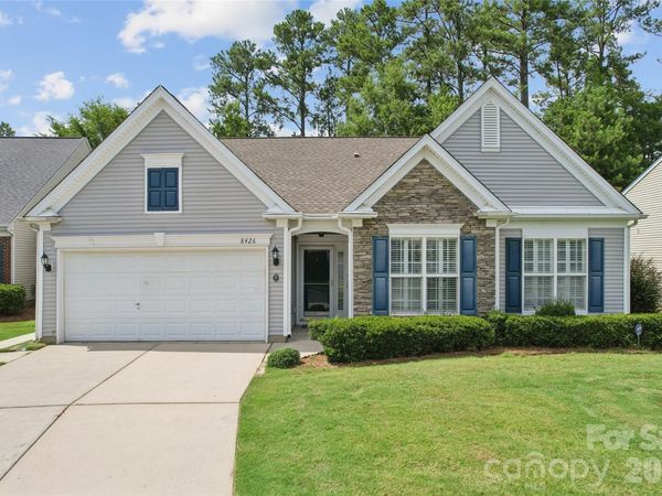 8426 Heron Glen Drive, Charlotte, NC 28269