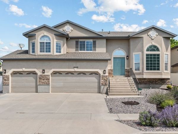 1060 W OLDHAM DR N, North Salt Lake, UT 84054
