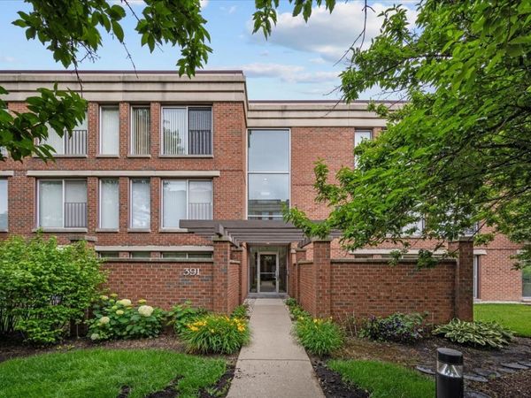391 Kelburn Road , Unit 114, Deerfield, IL 60015