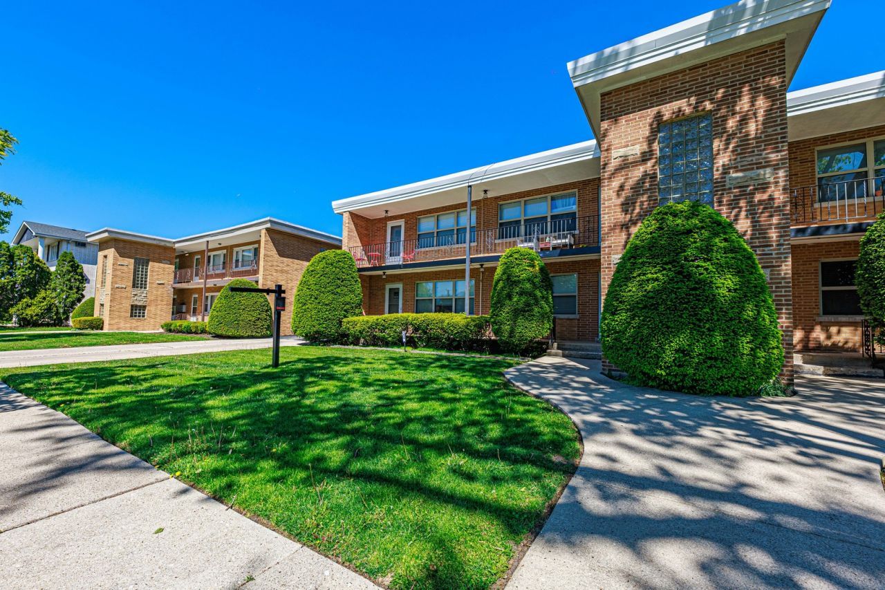 1235 Homestead Road , La Grange Park, IL 60526