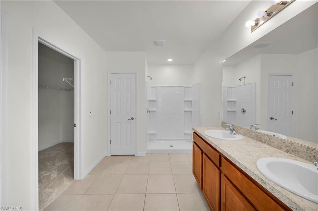 3477 Acapulco Cir, Cape Coral, FL 33909 Photo