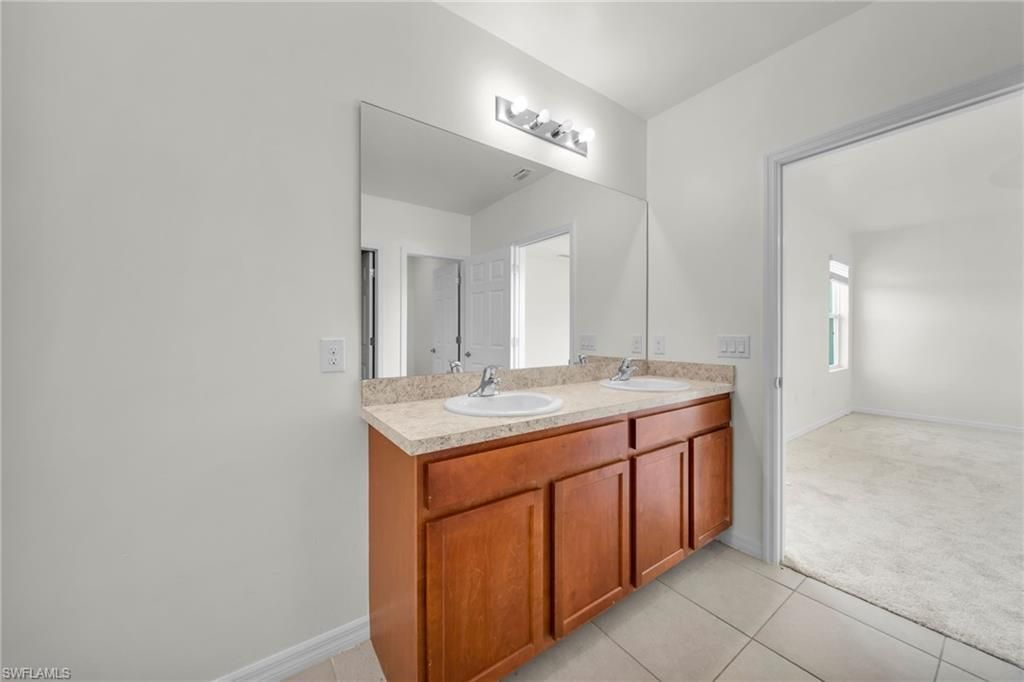 3477 Acapulco Cir, Cape Coral, FL 33909 Photo