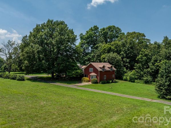 2097 Hermit Trail , Newton, NC 28658
