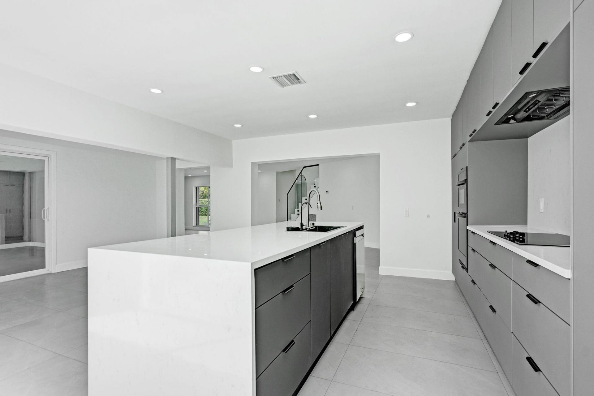 6700 E Tropical Way, Unit 1, Plantation, FL 33317 Photo
