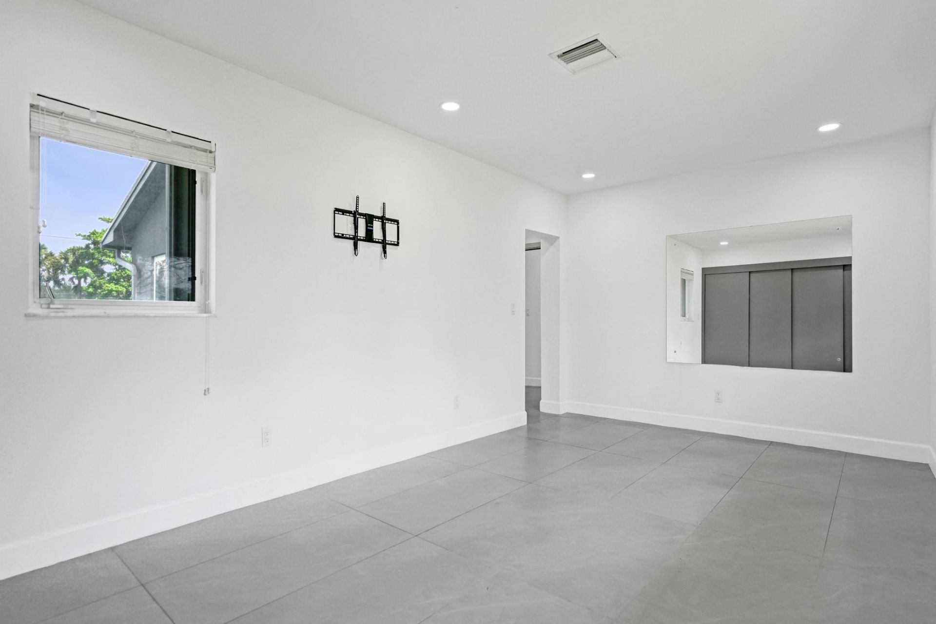 6700 E Tropical Way, Unit 1, Plantation, FL 33317 Photo