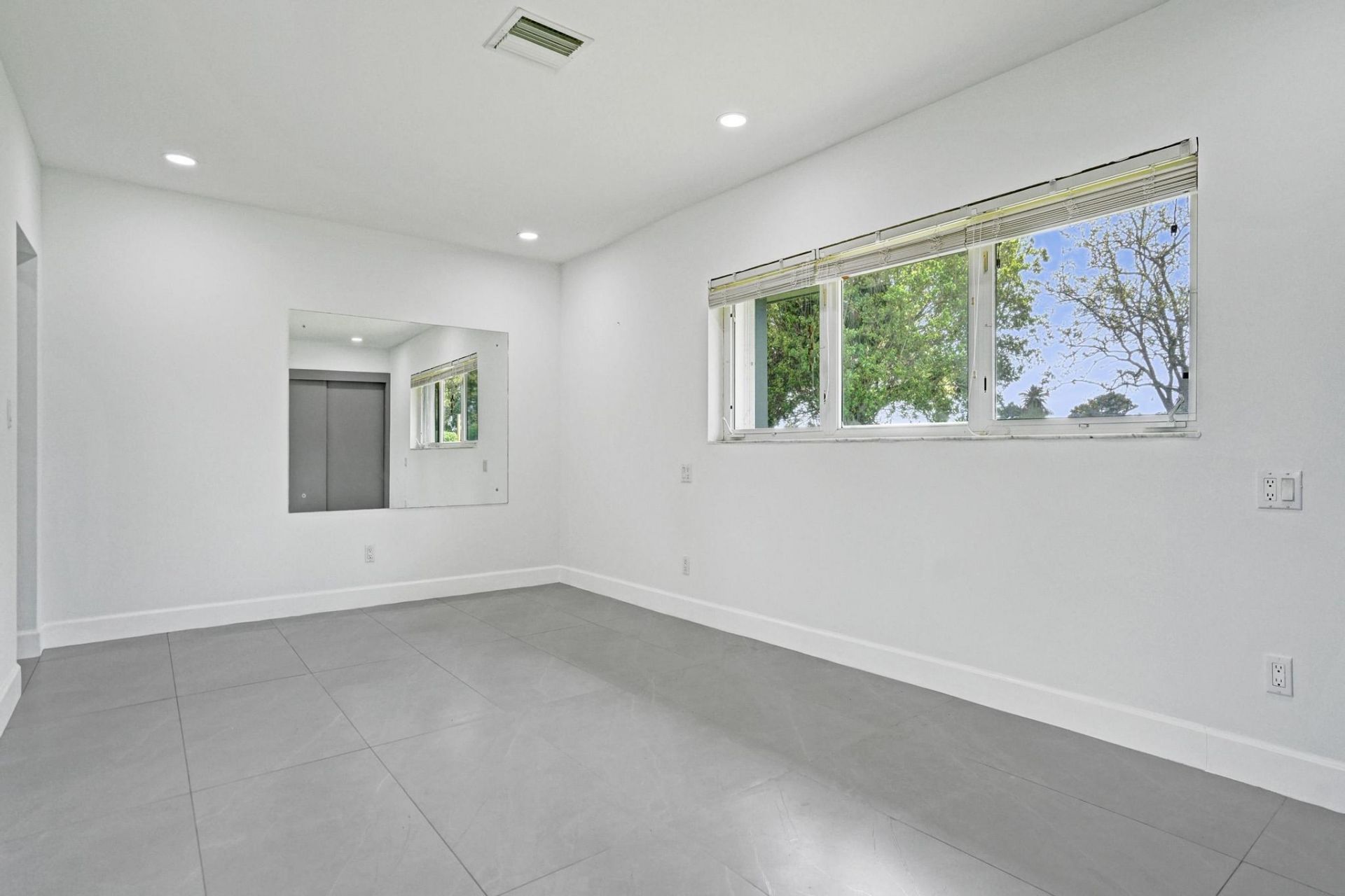 6700 E Tropical Way, Unit 1, Plantation, FL 33317 Photo