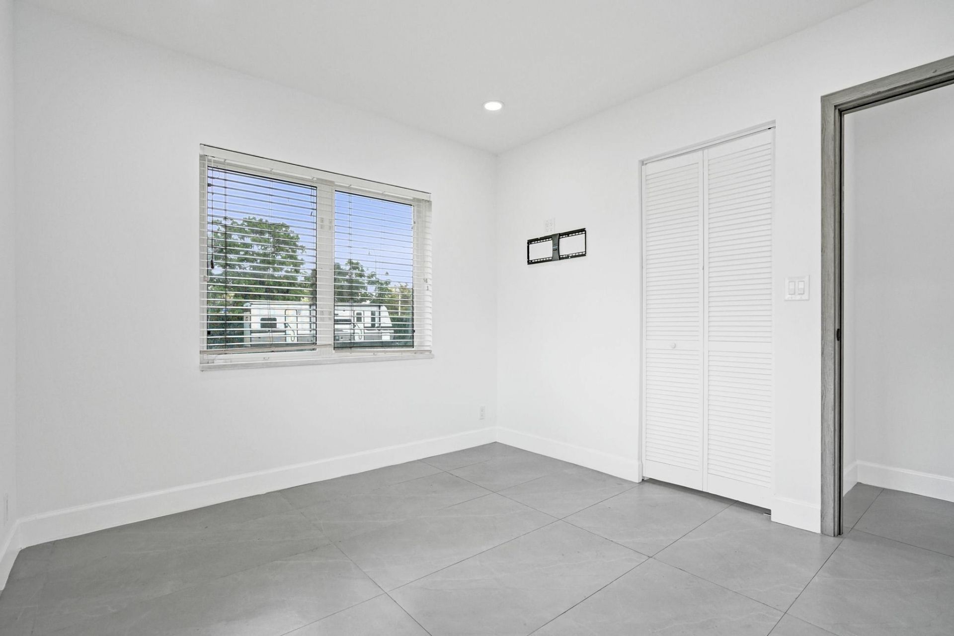 6700 E Tropical Way, Unit 1, Plantation, FL 33317 Photo