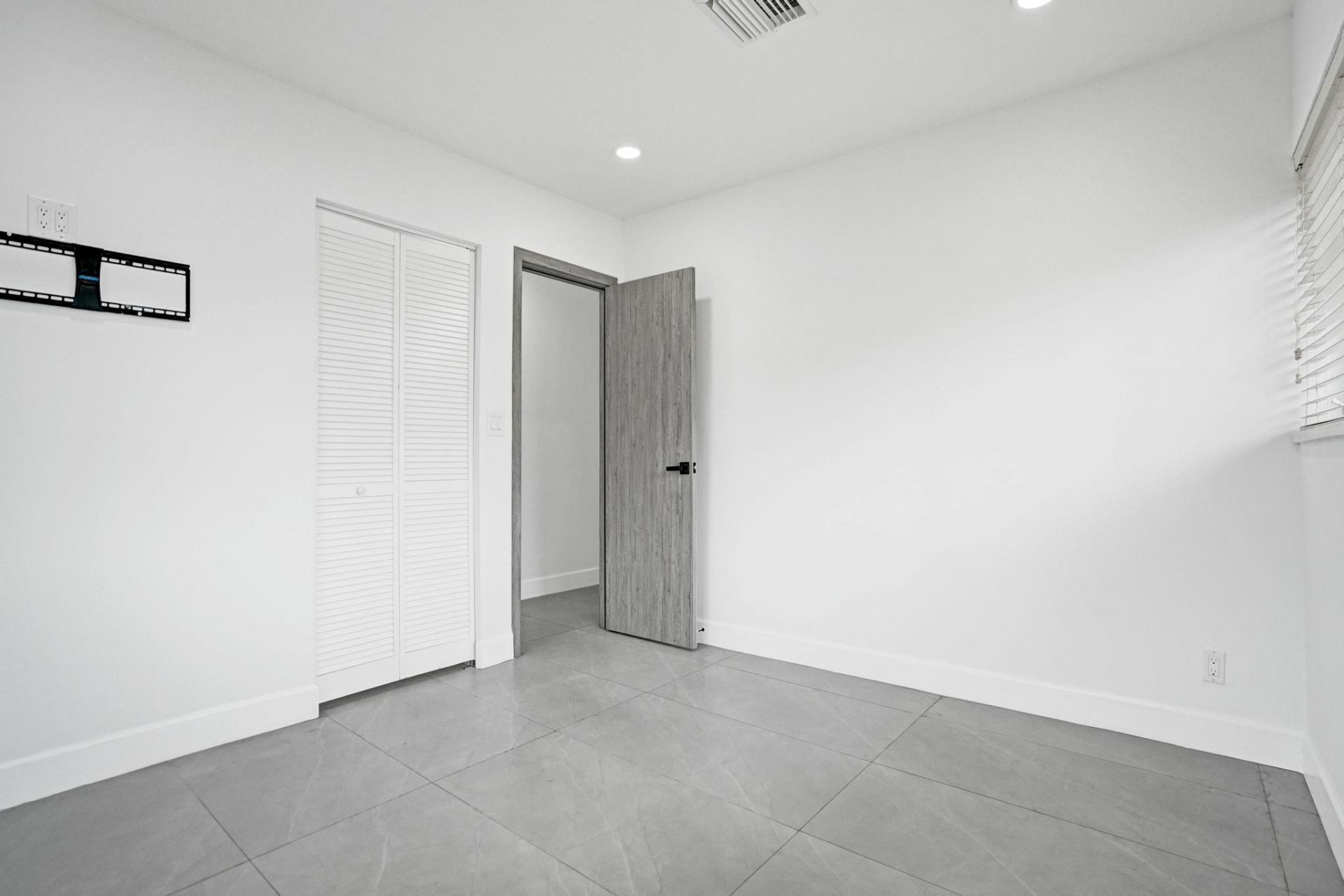 6700 E Tropical Way, Unit 1, Plantation, FL 33317 Photo