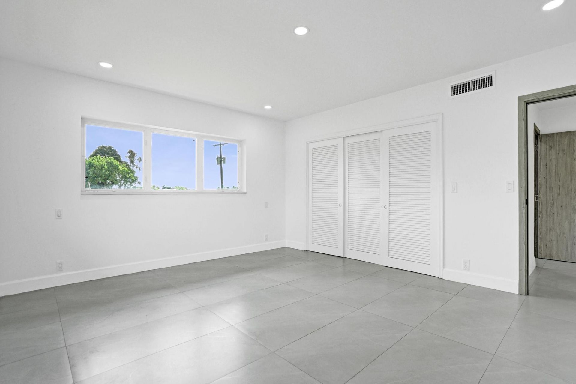 6700 E Tropical Way, Unit 1, Plantation, FL 33317 Photo