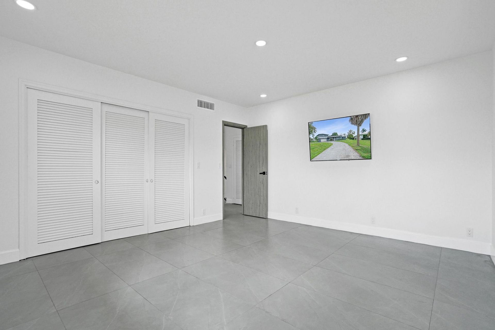 6700 E Tropical Way, Unit 1, Plantation, FL 33317 Photo