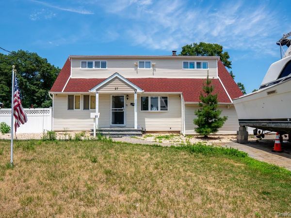 27 W Lakeland Street , Bay Shore, NY 11706