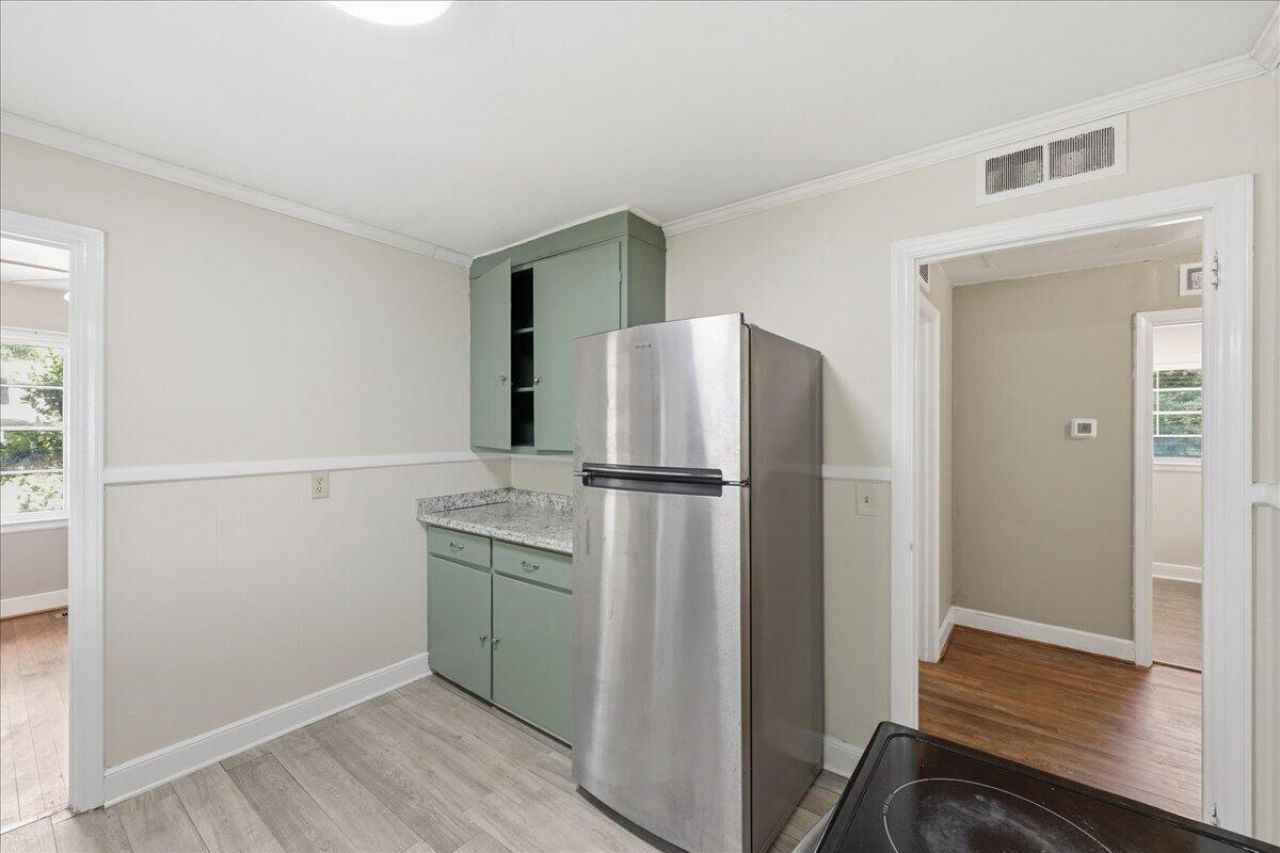 310 Varn Street Photo 10
