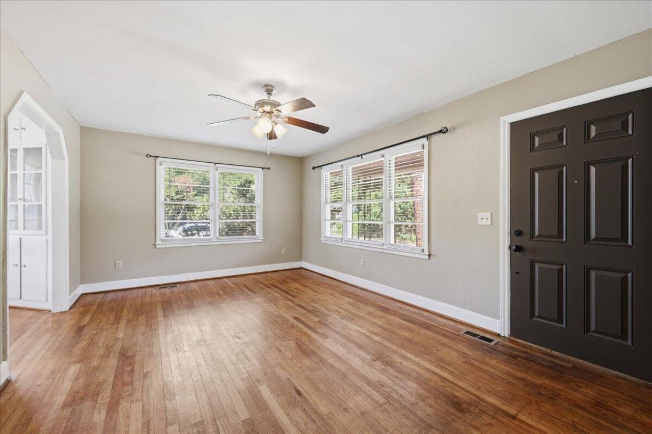 310 Varn Street Photo 7