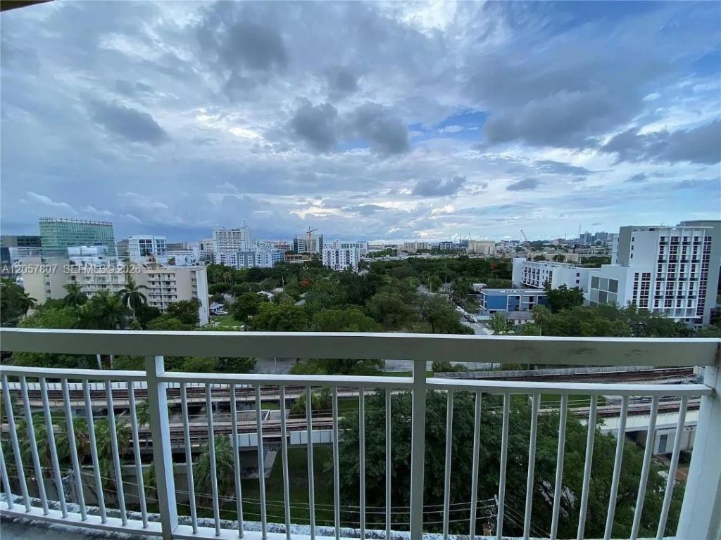 816 NW 11th St , Unit 1203, Miami, FL 33136 Photo