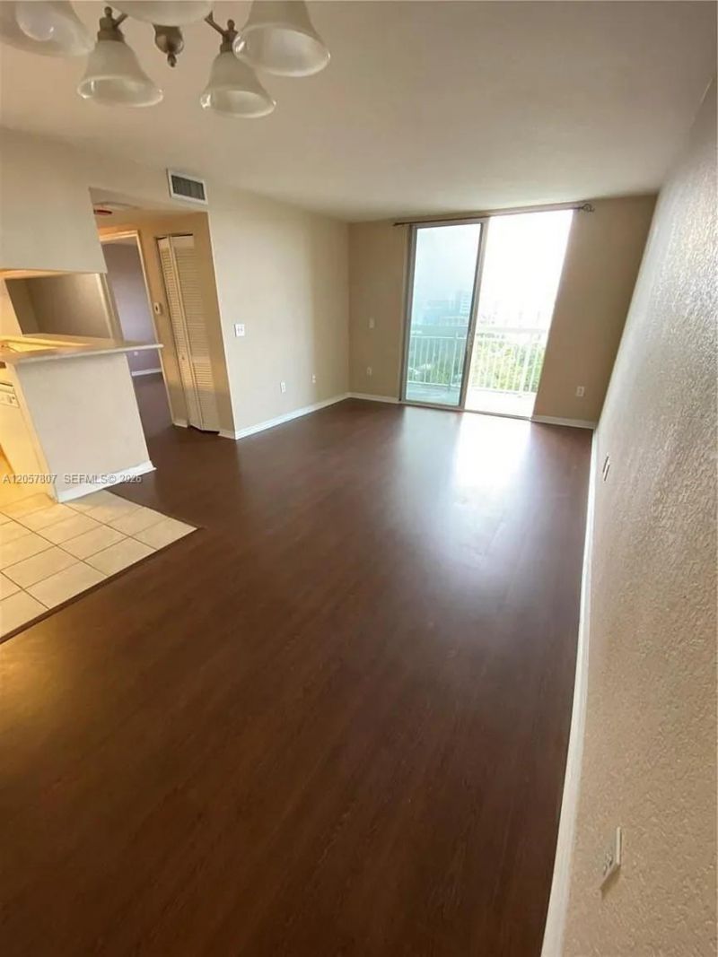 816 NW 11th St , Unit 1203, Miami, FL 33136 Photo