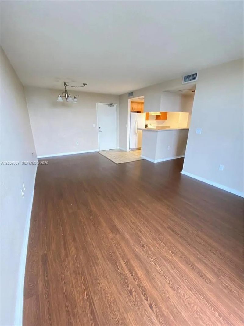 816 NW 11th St , Unit 1203, Miami, FL 33136 Photo
