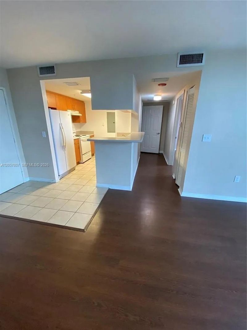 816 NW 11th St , Unit 1203, Miami, FL 33136 Photo