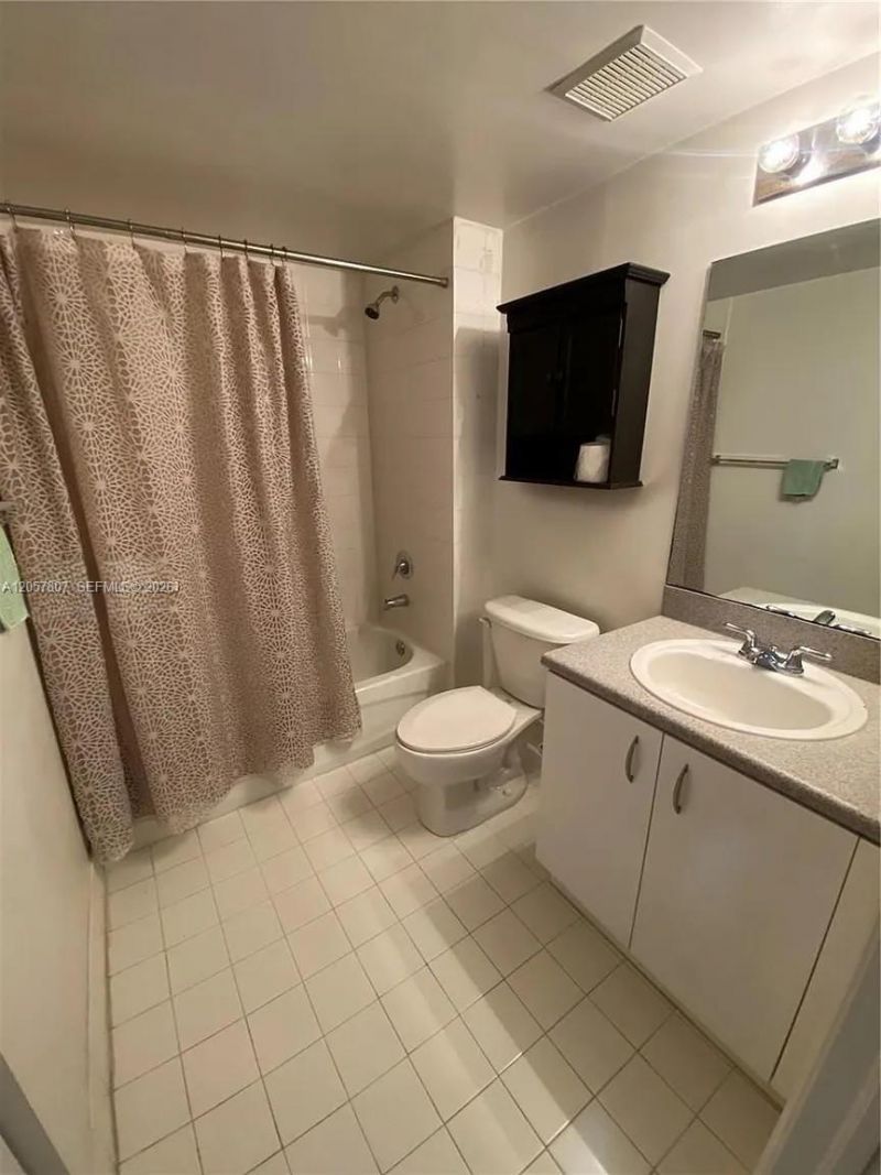 816 NW 11th St , Unit 1203, Miami, FL 33136 Photo